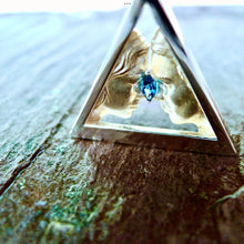 Load image into Gallery viewer, Onesoul Triangular Pendant - Woman to Man
